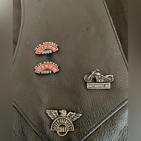 Harley-Davidson Men’s XL Black Leather Vest Pins Patches Motorcycle Biker - Picture 8 of 16